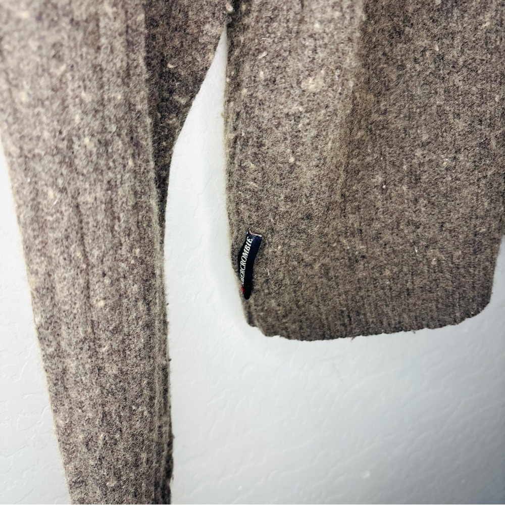 Y2K Abercrombie & Fitch Men's Dark Gray Crewneck Sweater - Picture 7 of 9